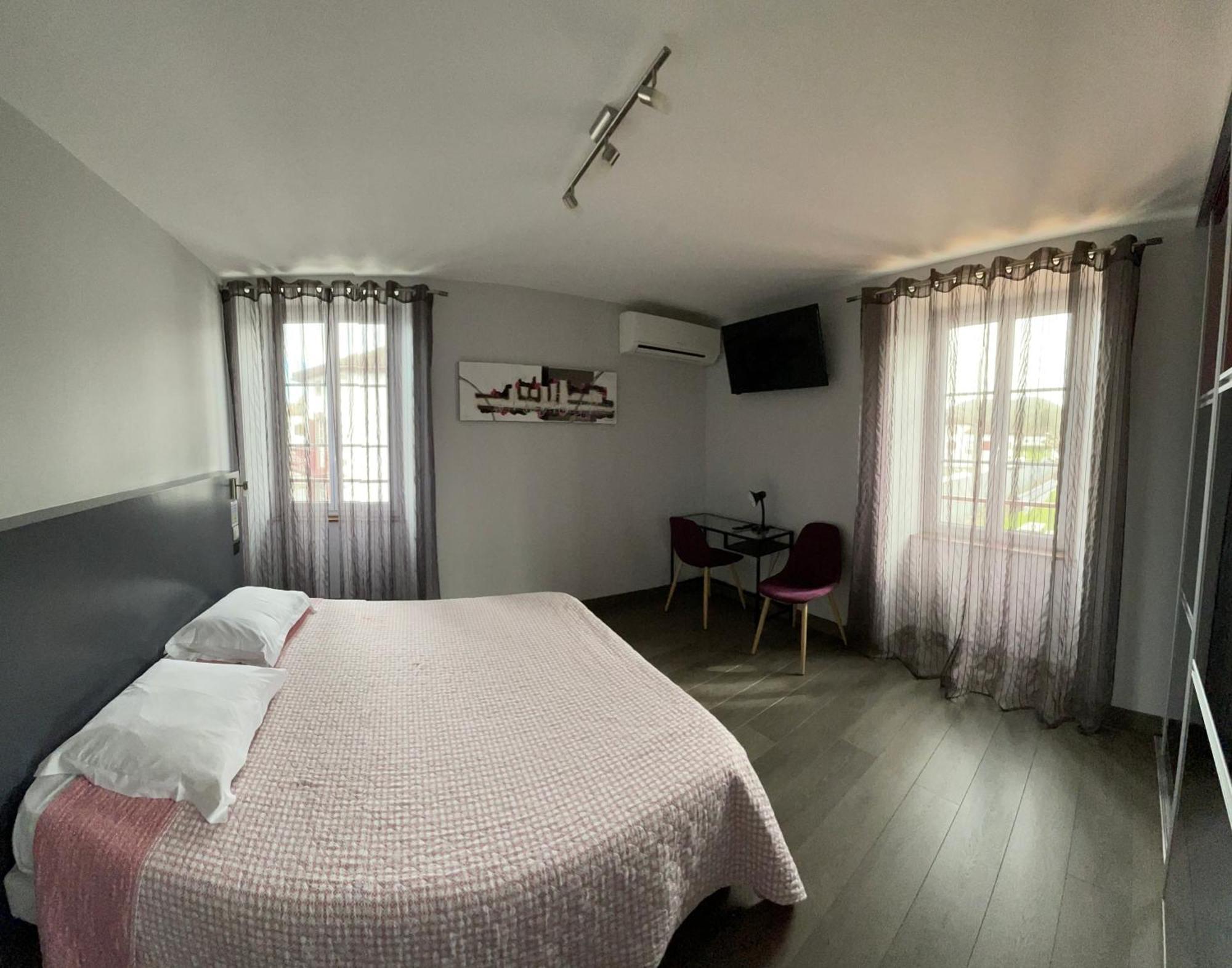Hotel Mendy Saint-Jean-le-Vieux  Kültér fotó