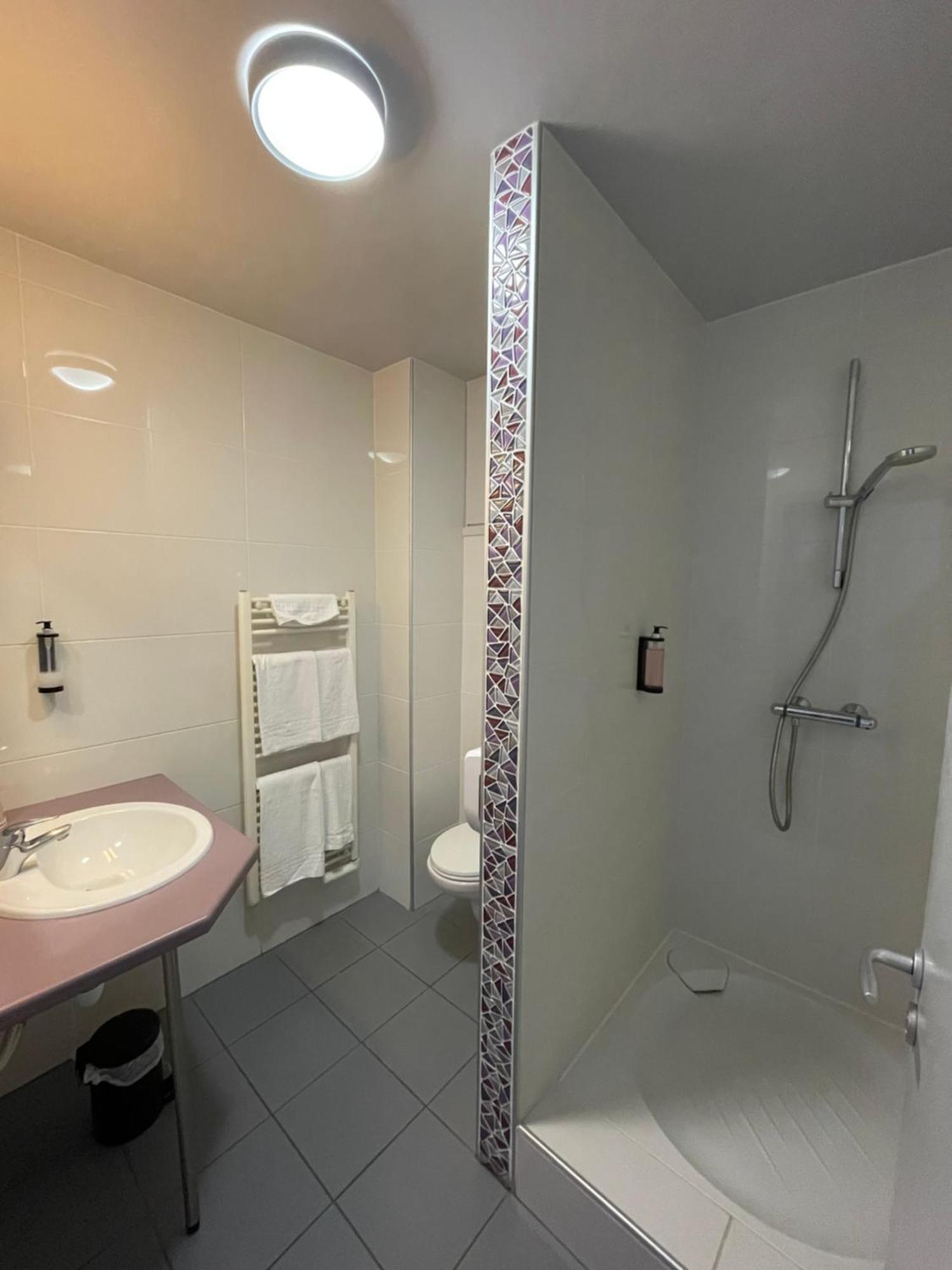 Hotel Mendy Saint-Jean-le-Vieux  Kültér fotó