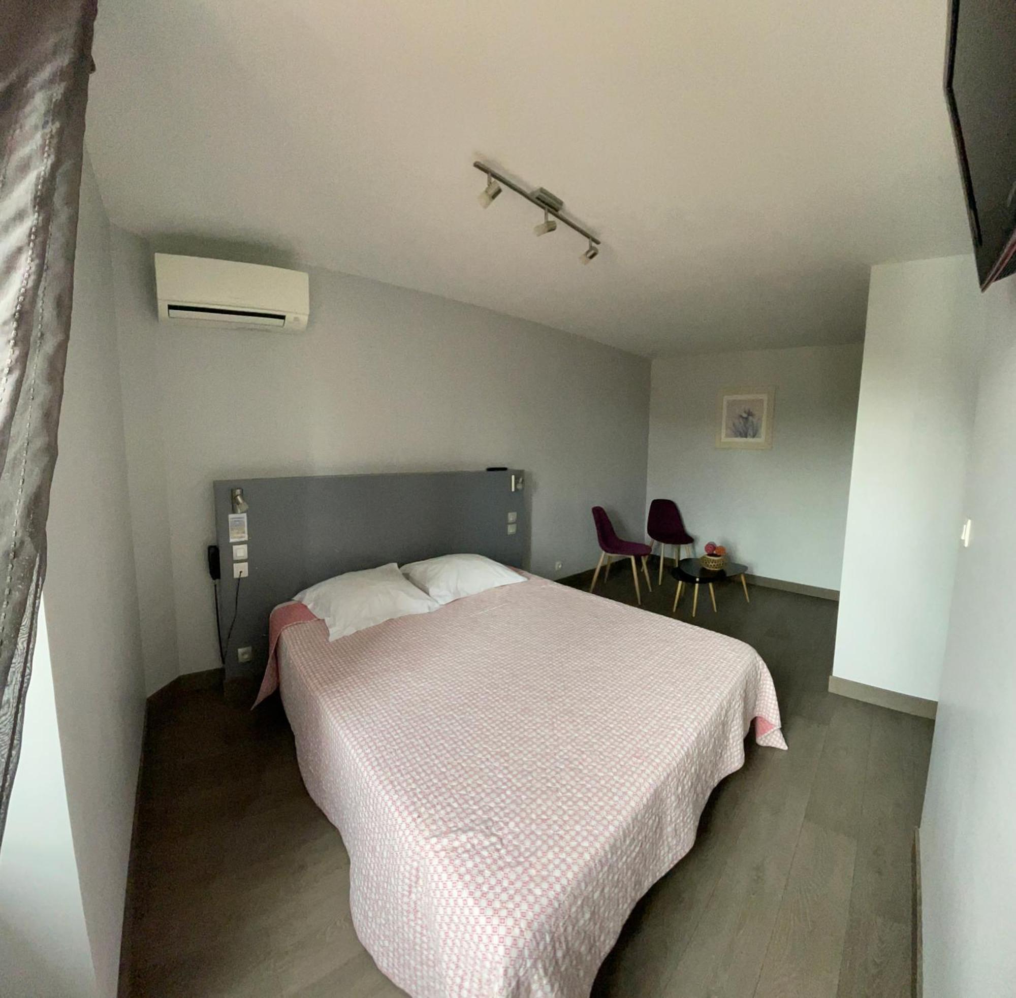 Hotel Mendy Saint-Jean-le-Vieux  Kültér fotó